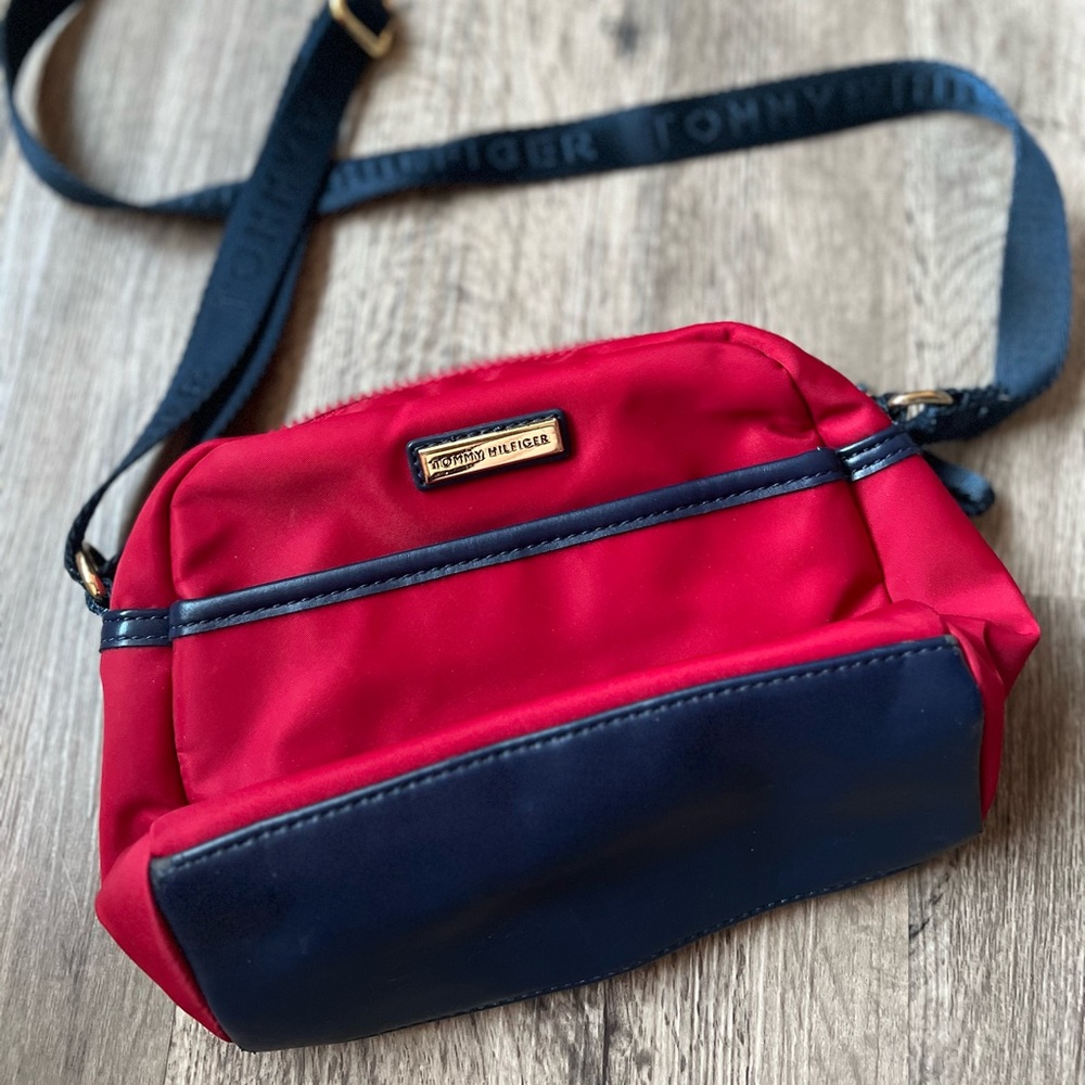 Vintage Tommy hilfiger nylon crossbody bag